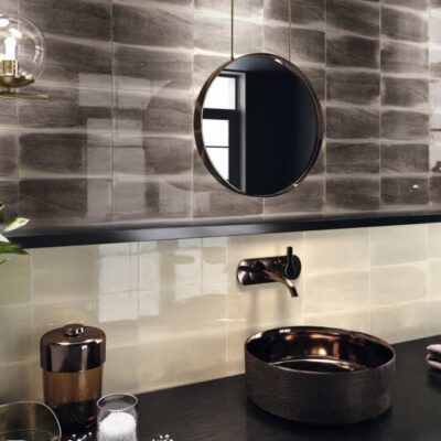 faïence wooden black