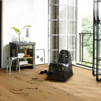 Parquet Chêne brossé Townhouse Basic 11-5 Grande lame Texture brossée Vernis mat Parador