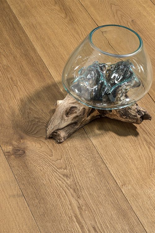 Parquet chêne massif SC 625 Scié poivre noir 2 ans d’âge 14 mm 21 22 mm